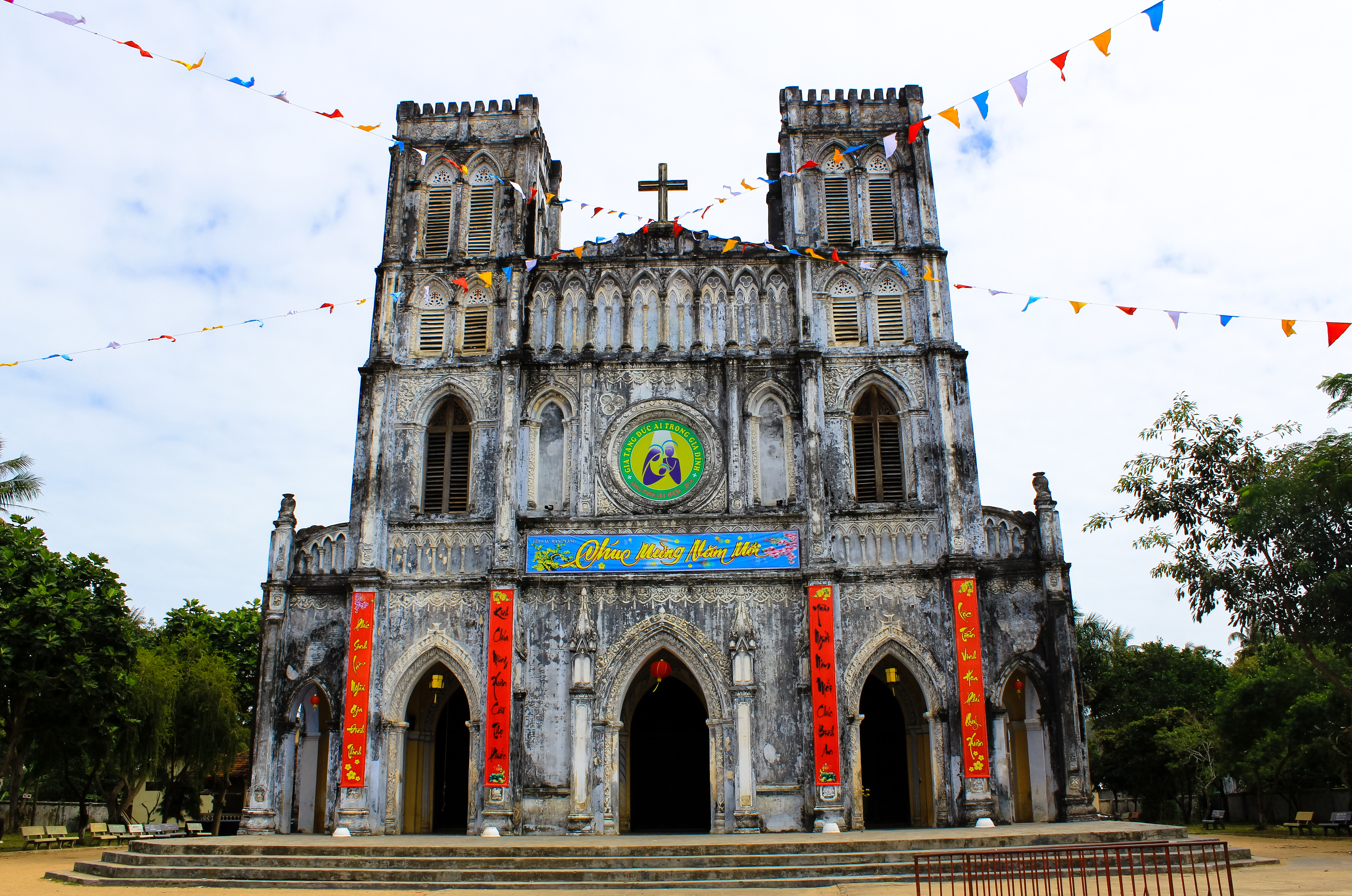 Nhà thờ Mằng Lăng thực tế
